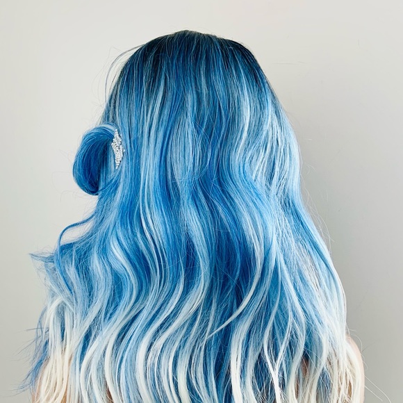 A Fun 22” Ombre Blue Lace Front Premium Fiber Wig - Picture 11 of 12